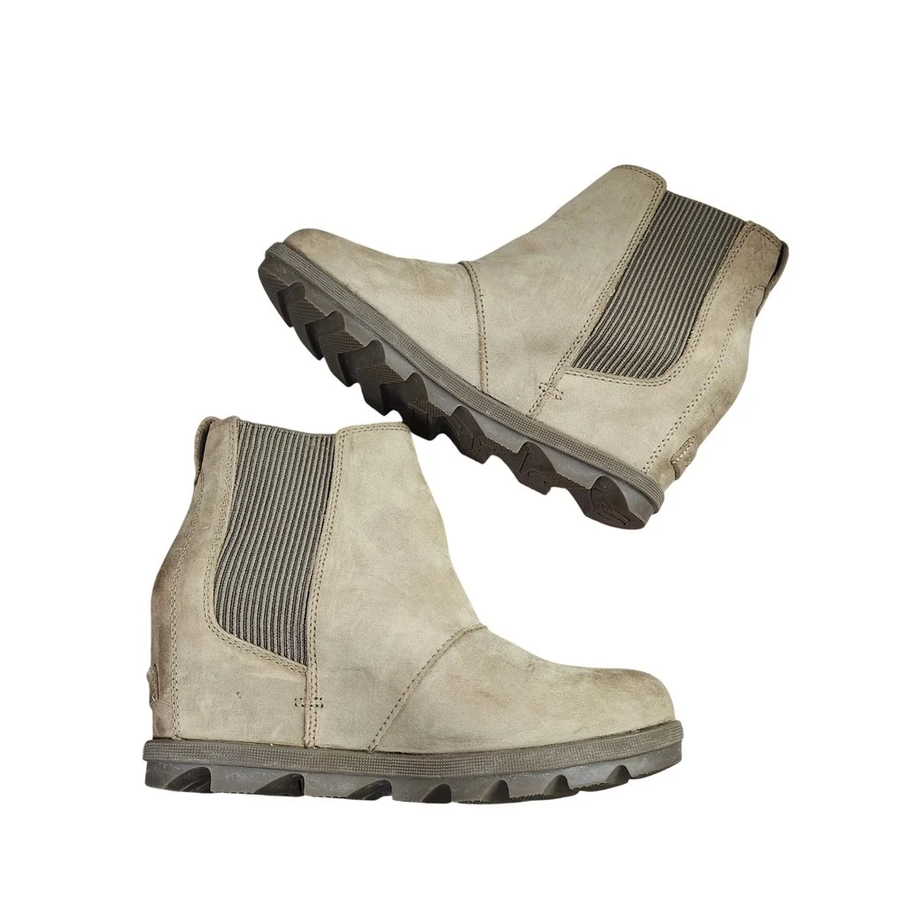 Sorel taupe suede